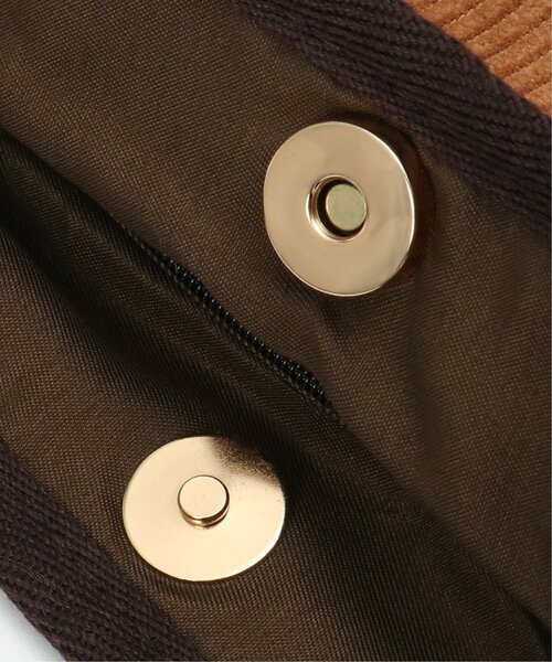 LBC(エルビーシー)の「ファスナー仕切りトートバッグ(トートバッグ・レディース・グリーン系/ネイビー/キャメル/ダークグレー/グレー/ベージュ/ブラック・FREE)」の19枚目の写真