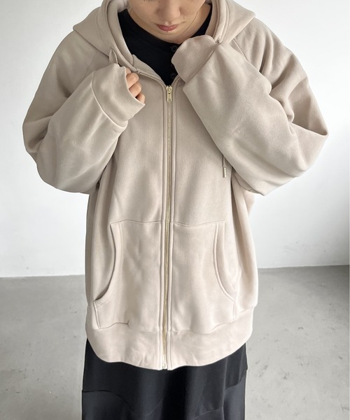 Amourire(アムリール)の「BIGシルエットジップアップパーカー(パーカー・レディース・パープル/ライトベージュ/ブラック/ダークグリーン/ブルー・M/L)」の16枚目の写真