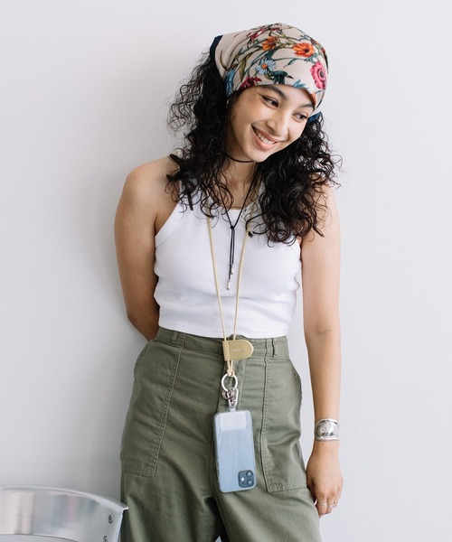 Beau're（ヴュレ）の「BEAURE ヴュレ カウレザー モバイル＆マスクストラップ ショルダー（スマホグッズ・レディース・ベージュ/ブラック/シルバー/ブルー系その他/ライラック/ペールイエロー・FREE）」の6枚目の写真