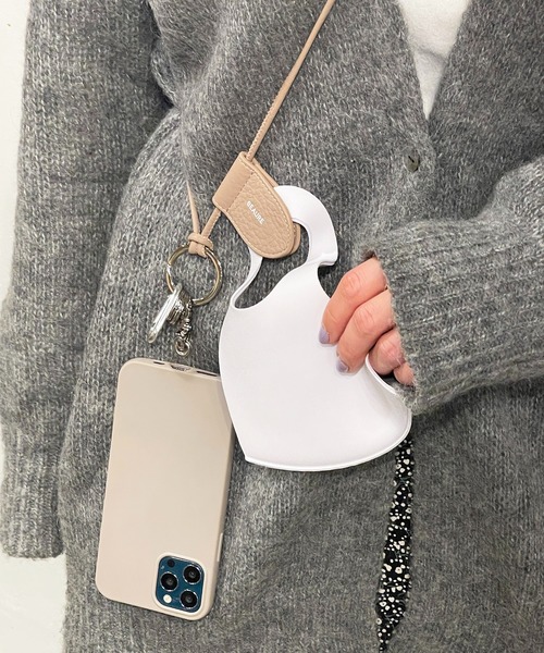 Beau're（ヴュレ）の「BEAURE ヴュレ カウレザー モバイル＆マスクストラップ ショルダー（スマホグッズ・レディース・ベージュ/ブラック/シルバー/ブルー系その他/ライラック/ペールイエロー・FREE）」の15枚目の写真