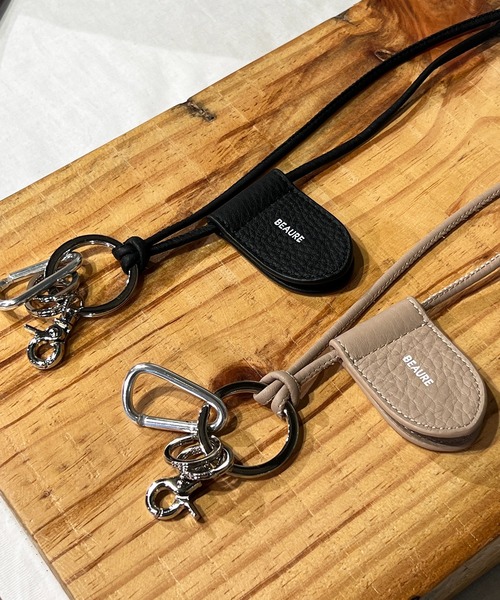 Beau're（ヴュレ）の「BEAURE ヴュレ カウレザー モバイル＆マスクストラップ ショルダー（スマホグッズ・レディース・ベージュ/ブラック/シルバー/ブルー系その他/ライラック/ペールイエロー・FREE）」の12枚目の写真