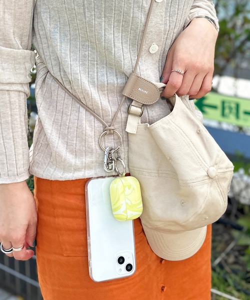 Beau're（ヴュレ）の「BEAURE ヴュレ カウレザー モバイル＆マスクストラップ ショルダー（スマホグッズ・レディース・ベージュ/ブラック/シルバー/ブルー系その他/ライラック/ペールイエロー・FREE）」の22枚目の写真