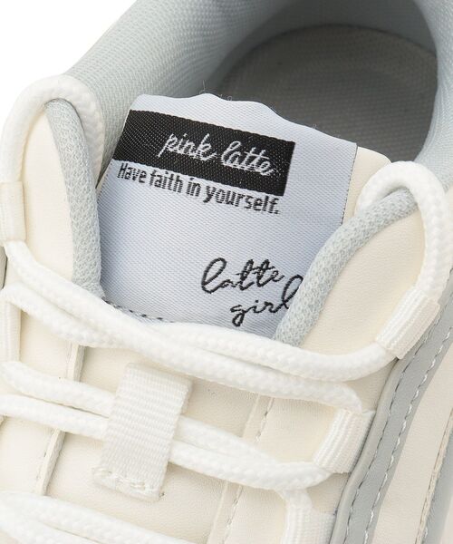PINK-latte(ピンクラテ)の「厚底スニーカー(スニーカー・キッズ・ブラック/グレー系/オフホワイト・01/02/03)」の17枚目の写真