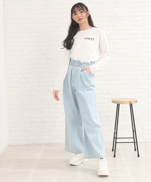 PINK-latte(ピンクラテ)の「厚底スニーカー(スニーカー・キッズ・ブラック/グレー系/オフホワイト・01/02/03)」の5枚目の写真