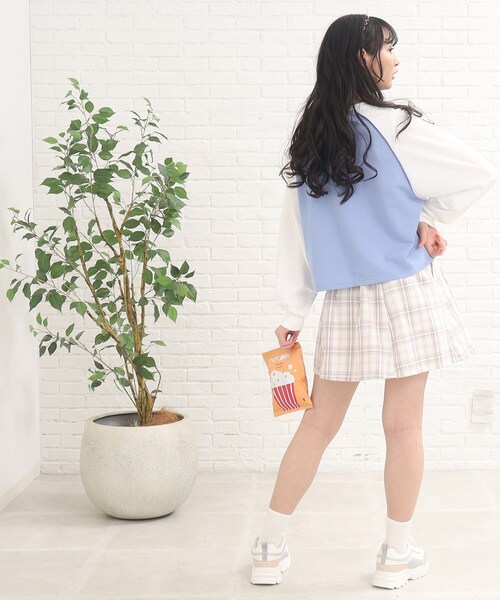 PINK-latte(ピンクラテ)の「厚底スニーカー(スニーカー・キッズ・ブラック/グレー系/オフホワイト・01/02/03)」の9枚目の写真