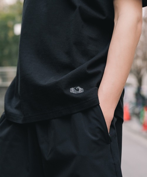 FRUIT OF THE LOOM(フルーツオブザルーム)の「FRUIT OF THE LOOM/フルーツオブザルーム×YANGGAO/ヤンガオ Display Tシャツ(Tシャツ/カットソー・メンズ・ブラック/ホワイト/ホワイト系その他・M/XL/L)」の18枚目の写真