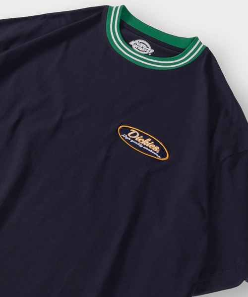 Dickies(ディッキーズ)の「【DICKIES/ディッキーズ】リブラインオーバルワッペンTシャツ/ビッグシルエット/ユニセックス(Tシャツ/カットソー・メンズ・ブルー/ブラック/グリーン/ホワイト/マスタード/ネイビー・M/L/XL)」の4枚目の写真