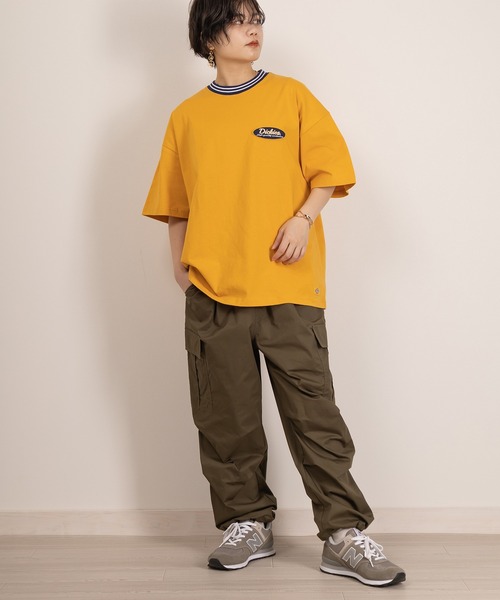 Dickies(ディッキーズ)の「【DICKIES/ディッキーズ】リブラインオーバルワッペンTシャツ/ビッグシルエット/ユニセックス(Tシャツ/カットソー・メンズ・ブルー/ブラック/グリーン/ホワイト/マスタード/ネイビー・M/L/XL)」の8枚目の写真