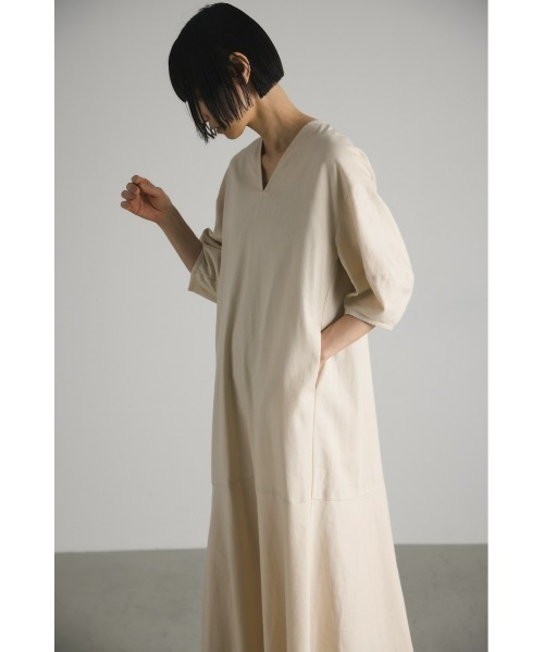 STYLEMIXER(スタイルミキサー)の「リネンソフトマーメイドワンピース(ワンピース・レディース・オレンジ/ネイビー/ライトベージュ・MEDIUM/SMALL)」の19枚目の写真