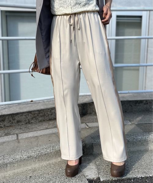 mi via loca（ミヴィアロカ）の「ラメとのダブルラインパンツ（その他パンツ・レディース・ベージュ/アイボリー/イエロー・FREE）」の6枚目の写真