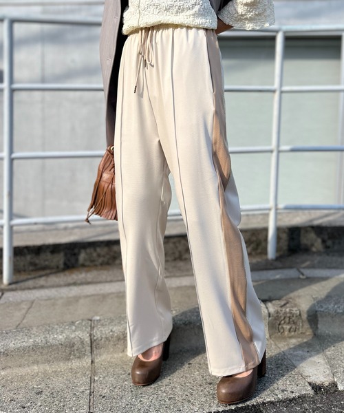 mi via loca（ミヴィアロカ）の「ラメとのダブルラインパンツ（その他パンツ・レディース・ベージュ/アイボリー/イエロー・FREE）」の4枚目の写真