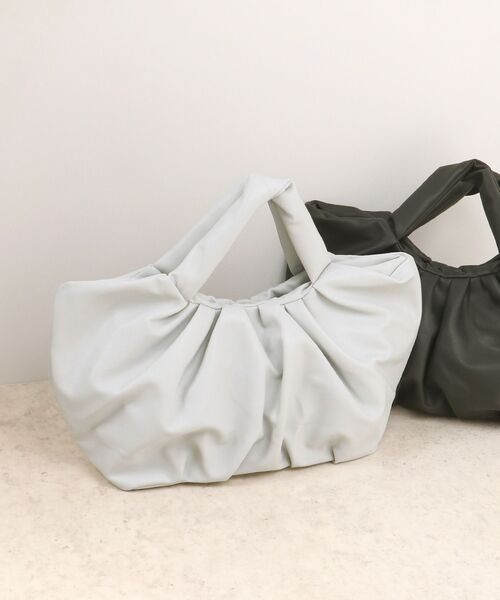 MAJESTIC LEGON（マジェスティックレゴン）の「ギャザーハンドバッグ（ハンドバッグ・レディース・ブラック/グリーン/ライトグレー・FREE）」の3枚目の写真