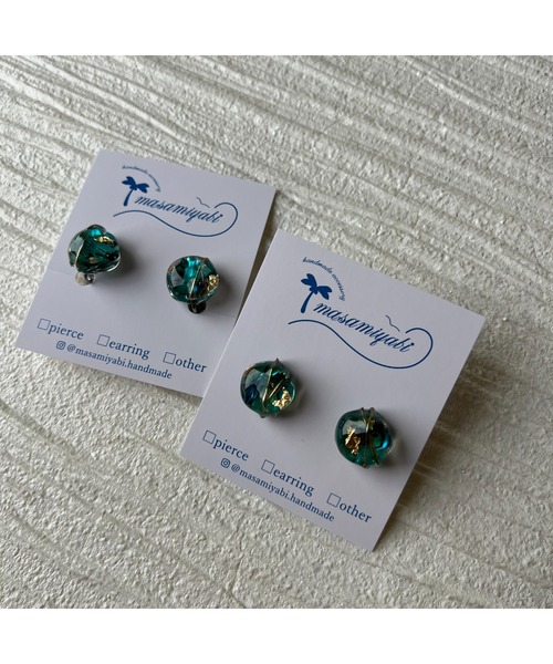 tone(トーン)の「【masamiyabi】シェルのかけら変形ラウンドピアス(MA)(ピアス(両耳用)・レディース・エメラルド/ベージュ/ボルドー・FREE)」の6枚目の写真
