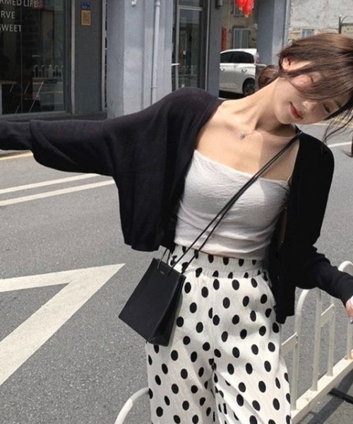 LADY LIKE(レディライク)の「ロングリブ袖V空きカーディガン(カーディガン/ボレロ・レディース・ブルーグレー/ホワイト/グリーン/ピンク/ブラック・M)」の4枚目の写真