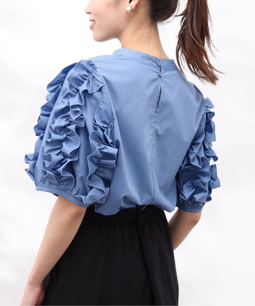 Chez toi（シェトワ）の「フリルスリーブブラウス（シャツ/ブラウス・レディース・オフホワイト/ブラック/サックスブルー・FREE）」の6枚目の写真