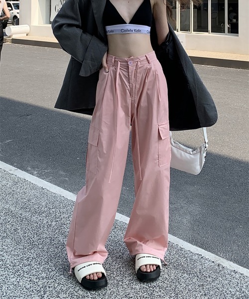 by muni:r(バイ ムニール)の「トレンドカーゴストリングパンツ(カーゴパンツ・レディース・チャコール/ピンク/クリーム・SMALL/MEDIUM)」の15枚目の写真