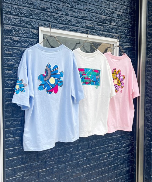 moyan ecri（モヤン エクリ）の「<moyan ecri>flowerパッチ刺繍Tシャツ【アフリカンファブリック】（Tシャツ/カットソー・レディース・ブルー系その他2/ピンク系その他/ホワイト系その他/ピンク系その他2/ブルー系その他/ホワイト系その他2・FREE）」の5枚目の写真