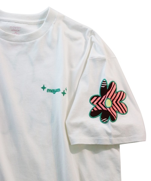 moyan ecri（モヤン エクリ）の「<moyan ecri>flowerパッチ刺繍Tシャツ【アフリカンファブリック】（Tシャツ/カットソー・レディース・ブルー系その他2/ピンク系その他/ホワイト系その他/ピンク系その他2/ブルー系その他/ホワイト系その他2・FREE）」の7枚目の写真
