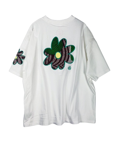 moyan ecri（モヤン エクリ）の「<moyan ecri>flowerパッチ刺繍Tシャツ【アフリカンファブリック】（Tシャツ/カットソー・レディース・ブルー系その他2/ピンク系その他/ホワイト系その他/ピンク系その他2/ブルー系その他/ホワイト系その他2・FREE）」の20枚目の写真