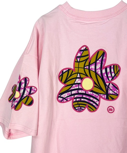 moyan ecri（モヤン エクリ）の「<moyan ecri>flowerパッチ刺繍Tシャツ【アフリカンファブリック】（Tシャツ/カットソー・レディース・ブルー系その他2/ピンク系その他/ホワイト系その他/ピンク系その他2/ブルー系その他/ホワイト系その他2・FREE）」の17枚目の写真