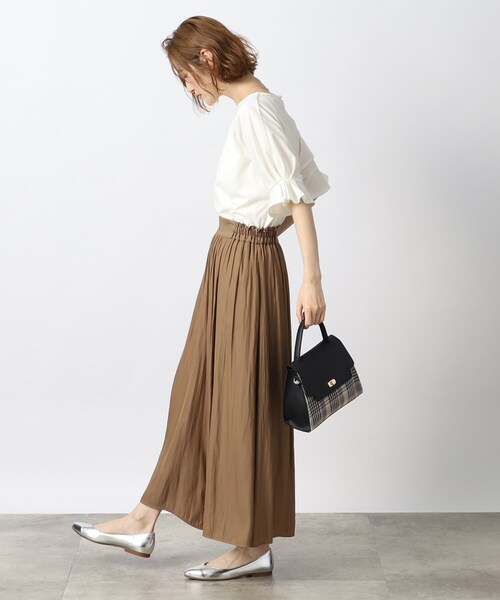 grove（グローブ）の「◆きれいもカジュアルも！ひんやりタックドルマンTシャツ（Tシャツ/カットソー・レディース・ブルー/アイボリー/スミクロ/モカ/ホワイト系5・02/03/01/05/04）」の21枚目の写真