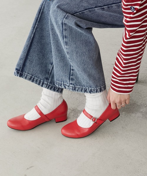 BONLECILL(ボンルシール)の「ラウンドトゥクラシックメリージェーンシューズ(パンプス・レディース・レッド/アイボリー/ブラック/ブラック系1・L/XL/S/M)」の4枚目の写真