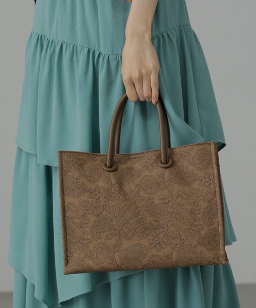 FREE'S MART（フリーズマート）の「エンボスペイズリーバッグ（トートバッグ・レディース・ホワイト/ブラウン/カーキ/ブラック・ﾌﾘ-）」の16枚目の写真