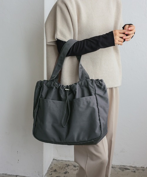 VitaFelice（ヴィータフェリーチェ）の「フロントポケット2typeトートバッグ 巾着バッグ（トートバッグ・レディース・ブラック/チャコール/モカ/ブラック系その他/ブラウン系その他/ブラック系その他2・FREE）」の18枚目の写真