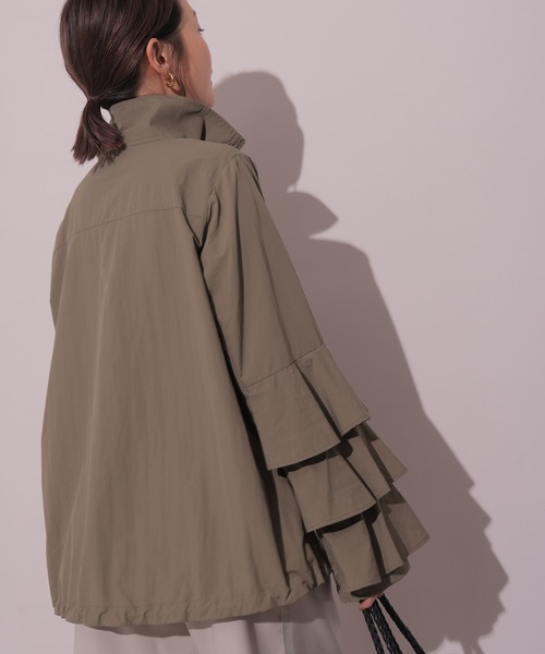 HERENCIA（ヘレンチア）の「ハーフジップ フリルスリーブ ナイロン