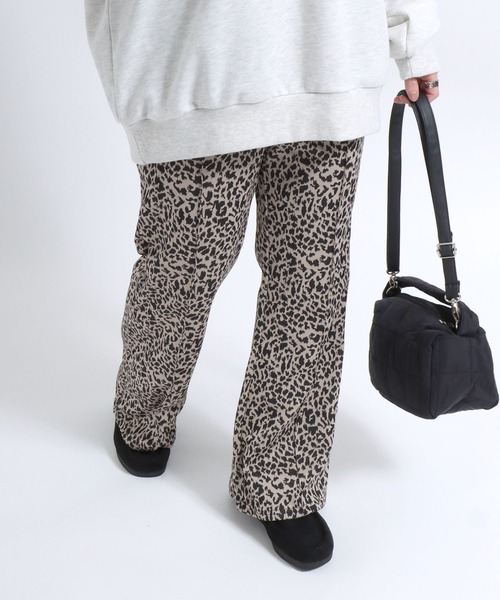 Salong hameu（サロン ハミュー）の「センタープリーツ ヒョウ柄・ゼブラ柄 アニマル総柄フレアパンツ レディース/イージーパンツ（その他パンツ・レディース・ブラック系その他/ベージュ系その他/ホワイト系その他/ベージュ系その他2・L/M）」の11枚目の写真