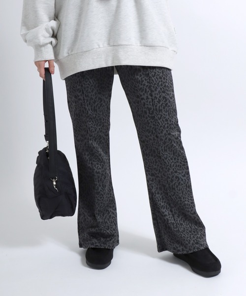 Salong hameu（サロン ハミュー）の「センタープリーツ ヒョウ柄・ゼブラ柄 アニマル総柄フレアパンツ レディース/イージーパンツ（その他パンツ・レディース・ブラック系その他/ベージュ系その他/ホワイト系その他/ベージュ系その他2・L/M）」の18枚目の写真