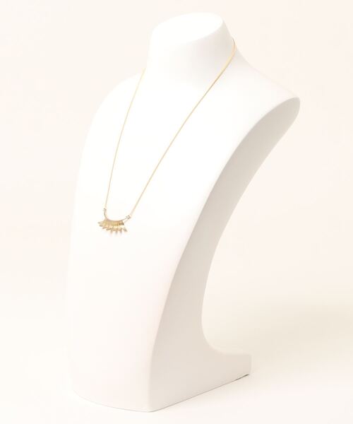 aquvii（アクビ）の「アクビ eyelash necklace（ネックレス・レディース・ゴールド・フリー）」の3枚目の写真