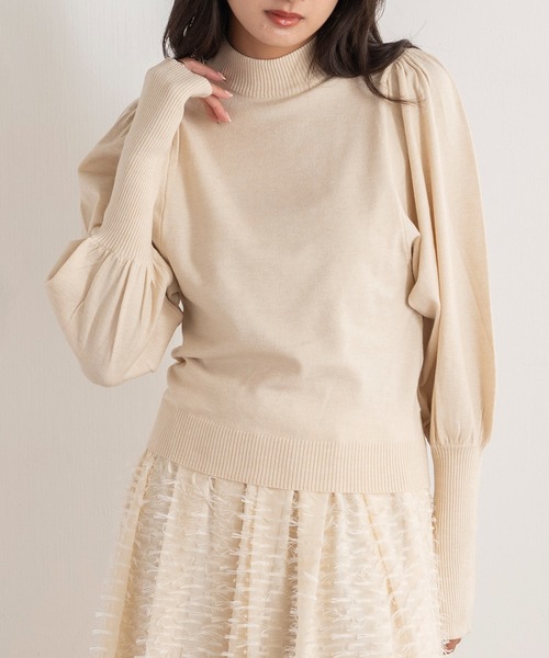 EUCLAID(エウクレイド)の「ボリュームスリーブニット(ニット/セーター・レディース・ブラック/オフホワイト/レッド/グレー/ブルー・38)」の1枚目の写真