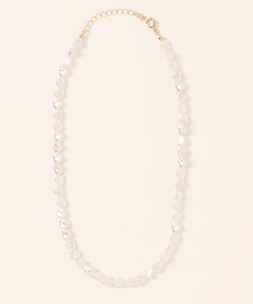 saloon（サルーン）の「SALOON(サルーン)/変形パールショートネックレス（ネックレス・レディース・その他1・FREE）」の4枚目の写真