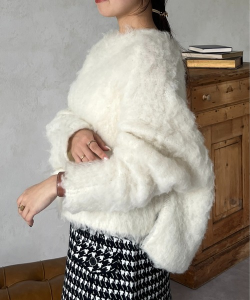 Thevon(ゼボン)の「ショート丈シャギーニットプルオーバー(ニット/セーター・レディース・オレンジ/ブラウン/サックスブルー/オフホワイト/ベージュ/グリーン・FREE)」の8枚目の写真