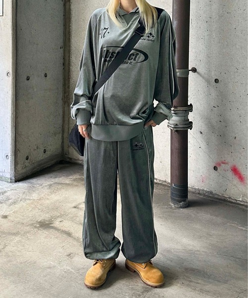 sedacle(セダクル)の「ベロアユニフォームデザイントップス【SETUP着用可能】(Tシャツ/カットソー・メンズ・グレー/ネイビー・MEDIUM/LARGE)」の6枚目の写真