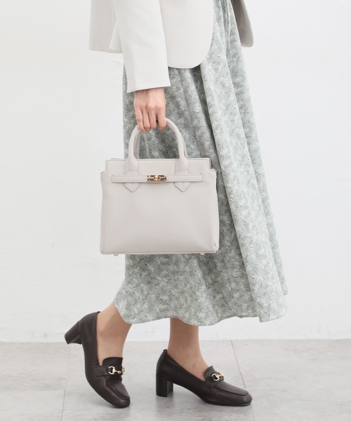 Honeys(ハニーズ)の「ベルトモチーフハンドバッグ(ハンドバッグ・レディース・グレイッシュベージュ/ブラック/ベージュ系その他・FREE)」の13枚目の写真