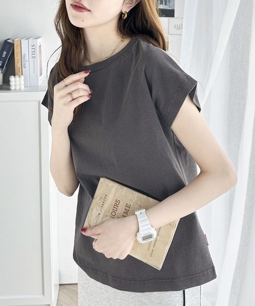 Java（ジャバ）の「《Javaジャバコラボ》洗練された大人のこなれ感。ヴィンテージ加工綿100％フレンチスリーブTシャツ（Tシャツ/カットソー・レディース・ホワイト/グリーン/グレイッシュベージュ/チャコールグレー・MEDIUM/LARGE/X-LARGE/SMALL）」の5枚目の写真