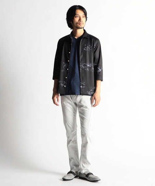 HIDEAWAYS NICOLE（ハイダウェイニコル）の「ハイストレッチポンチ　パーツプリントシャツ（シャツ/ブラウス・メンズ・ネイビー/ホワイト×ブラック・MEDIUM/LARGE/X-LARGE）」の3枚目の写真