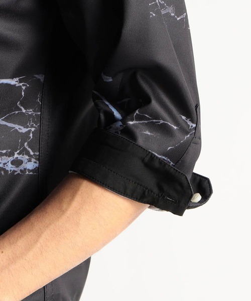 HIDEAWAYS NICOLE（ハイダウェイニコル）の「ハイストレッチポンチ　パーツプリントシャツ（シャツ/ブラウス・メンズ・ネイビー/ホワイト×ブラック・MEDIUM/LARGE/X-LARGE）」の9枚目の写真