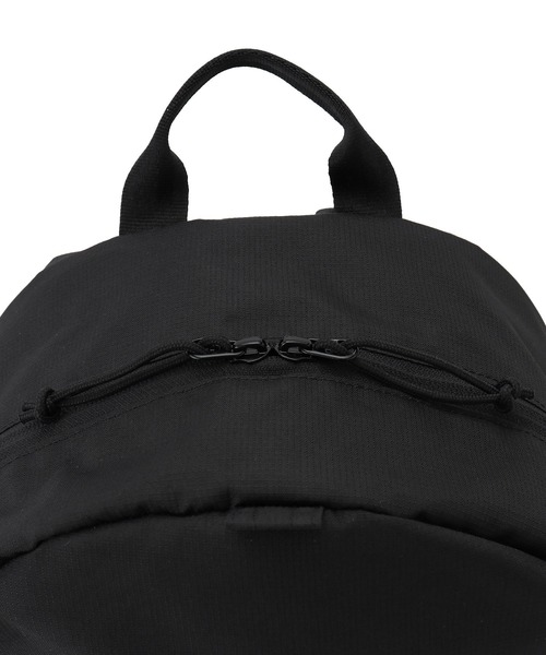 NEW ERA（ニューエラ）の「【NEWERA(R)/ニューエラ別注】A4対応/LIGHT PACK 27L（バックパック/リュック・レディース・ブラック・FREE）」の7枚目の写真