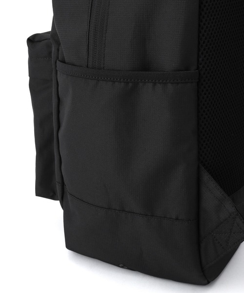 NEW ERA（ニューエラ）の「【NEWERA(R)/ニューエラ別注】A4対応/LIGHT PACK 27L（バックパック/リュック・レディース・ブラック・FREE）」の9枚目の写真