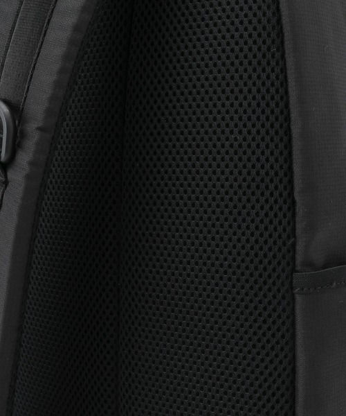 NEW ERA（ニューエラ）の「【NEWERA(R)/ニューエラ別注】A4対応/LIGHT PACK 27L（バックパック/リュック・レディース・ブラック・FREE）」の14枚目の写真