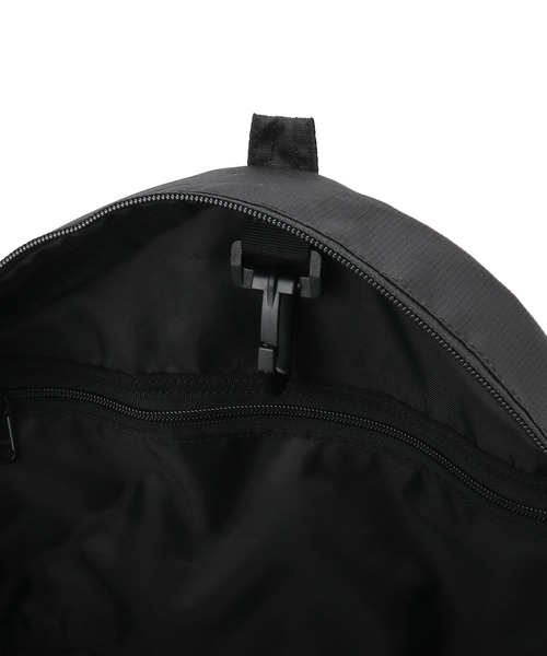 NEW ERA（ニューエラ）の「【NEWERA(R)/ニューエラ別注】A4対応/LIGHT PACK 27L（バックパック/リュック・レディース・ブラック・FREE）」の18枚目の写真