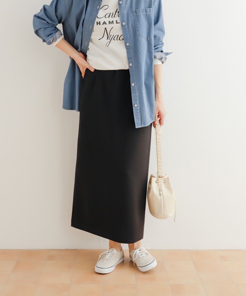 URBAN RESEARCH DOORS（アーバンリサーチドアーズ）の「ダンボールニットストレートスカート（スカート・レディース・ブラック・MEDIUM/SMALL）」の13枚目の写真