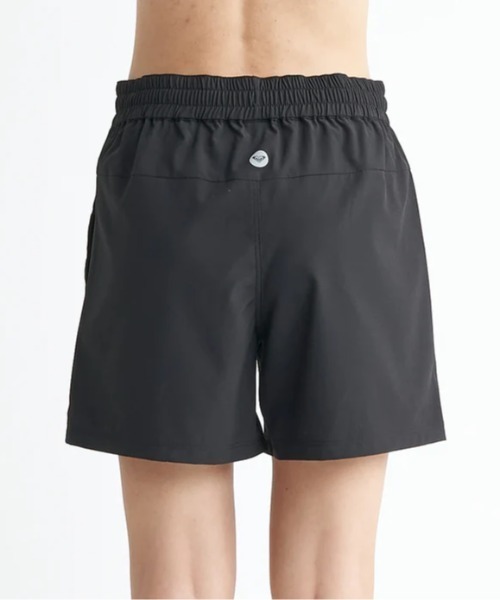 ROXY（ロキシー）の「MY 1ST ROXY SHORTS/ロキシーUVカット速乾ワンポイントロゴウエストゴムフィットネスショートパンツ（その他パンツ・レディース・レッド/ブルー/ブラック・SMALL/MEDIUM/LARGE）」の17枚目の写真