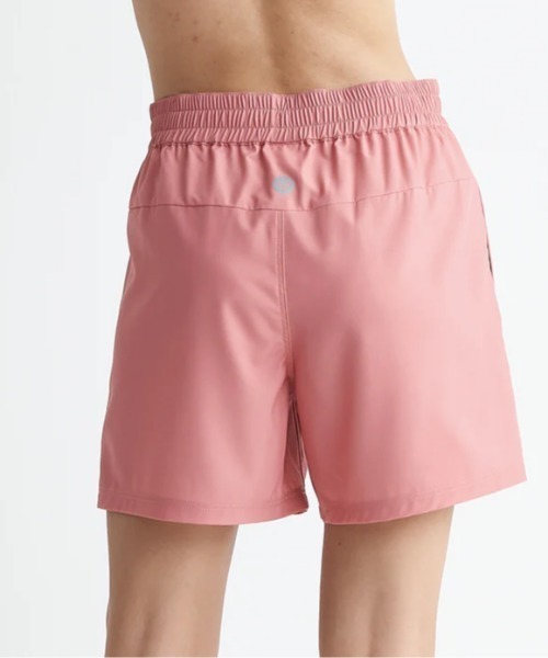 ROXY（ロキシー）の「MY 1ST ROXY SHORTS/ロキシーUVカット速乾ワンポイントロゴウエストゴムフィットネスショートパンツ（その他パンツ・レディース・レッド/ブルー/ブラック・SMALL/MEDIUM/LARGE）」の5枚目の写真