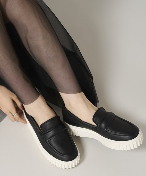 Clarks（クラークス）の「Mayhill Cove / メイヒルコーブ（ブラックレザー）（スリッポン・レディース・ブラック・UK6/UK5.5/UK5/UK4.5/UK4/UK3.5/UK3）」の4枚目の写真