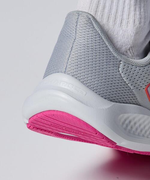 UNDER ARMOUR（アンダーアーマー）の「UAチャージド パスート3 ビックロゴ（ランニング/レディース）（スニーカー・レディース・ホワイト×グレー・24.0cm/23.5cm/23.0cm/25.0cm/24.5cm/22.5cm/25.5cm）」の9枚目の写真