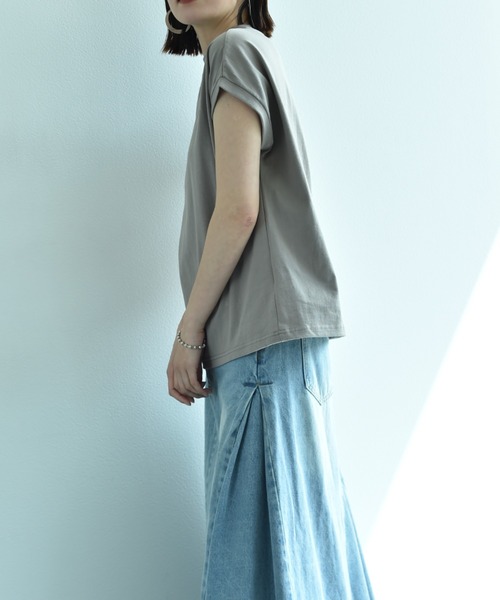 INTERPLANET（インタープラネット）の「度詰めライト天竺フレンチＴシャツ（Tシャツ/カットソー・レディース・グレイッシュベージュ/オフホワイト/ブラック・FREE）」の20枚目の写真